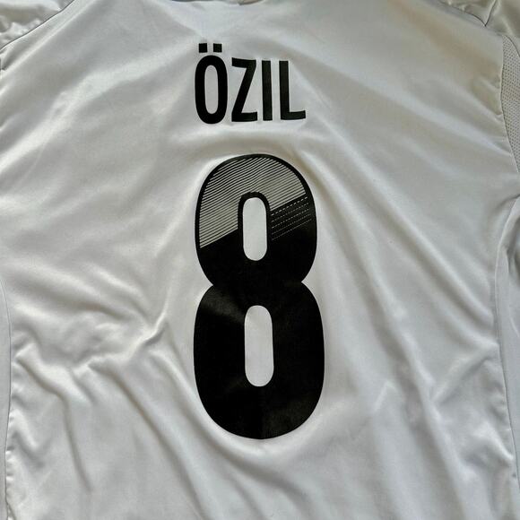Germany Original Home Football Shirt Soccer Jersey Number #8 Ozil DFB Mens XL - Picture 6 of 12